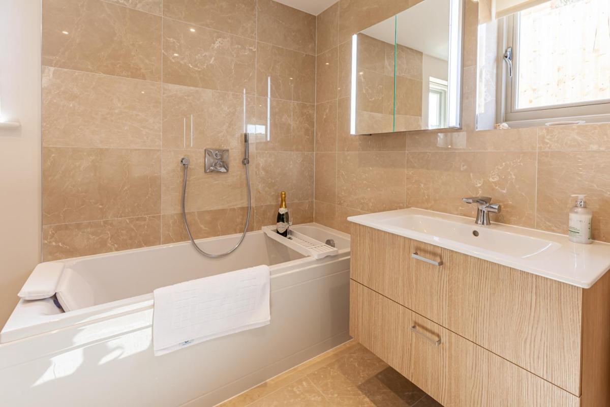 Choseley Cottage - Norfolk Cottage Agency Docking エクステリア 写真