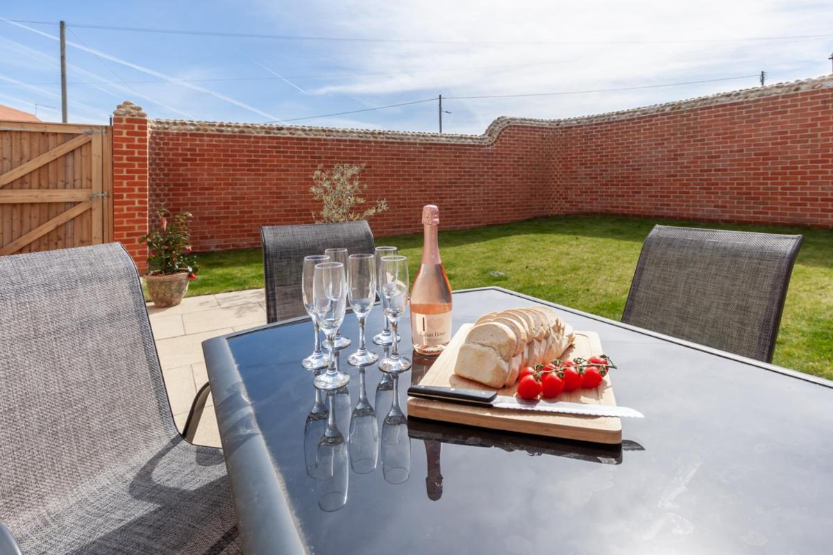 Choseley Cottage - Norfolk Cottage Agency Docking エクステリア 写真